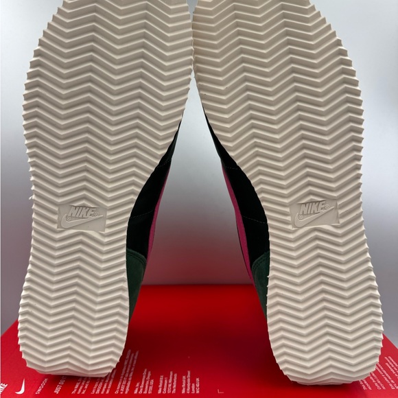 Nike Cortez Fir Pinksicle BRAND NEW Size 10 Women - Picture 7 of 8